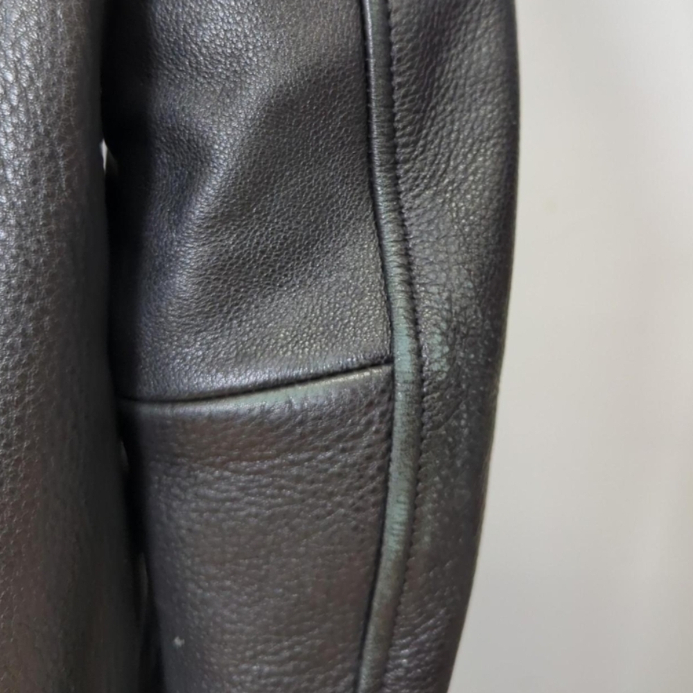 Men’s Large Black Danier leather bomber jacket with zipper closure and pockets - Picture 4 of 7